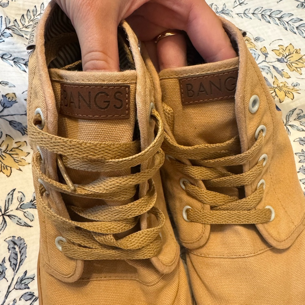 Bangs Sneakers Embroidered - Picture 3 of 3